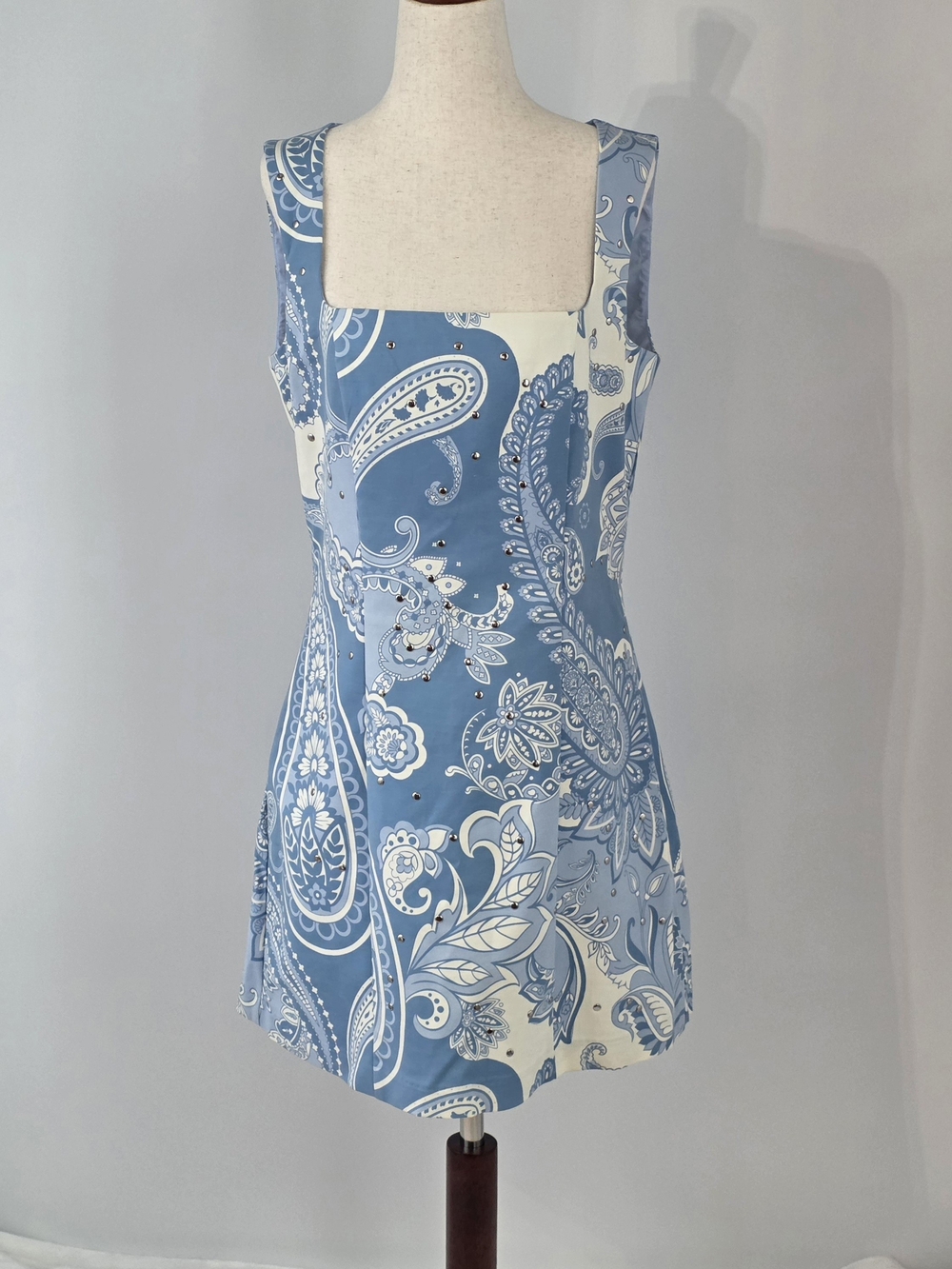 Revolve Camila Coelho Blue and White Paisley Shift Sleeveless Mini Dress Size 10